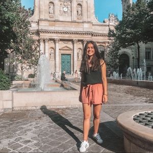 Meet your Posher, Maria lynnette